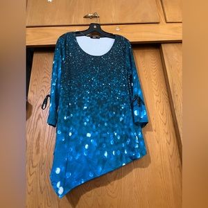 🎉SALE🎉$15 or 3 for $30🎉 🩵💚Beautiful Blue-green tunic💚🩵